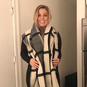 Zara blanket scarf 💕